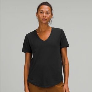 Lululemon Love v-Neck T-shirt